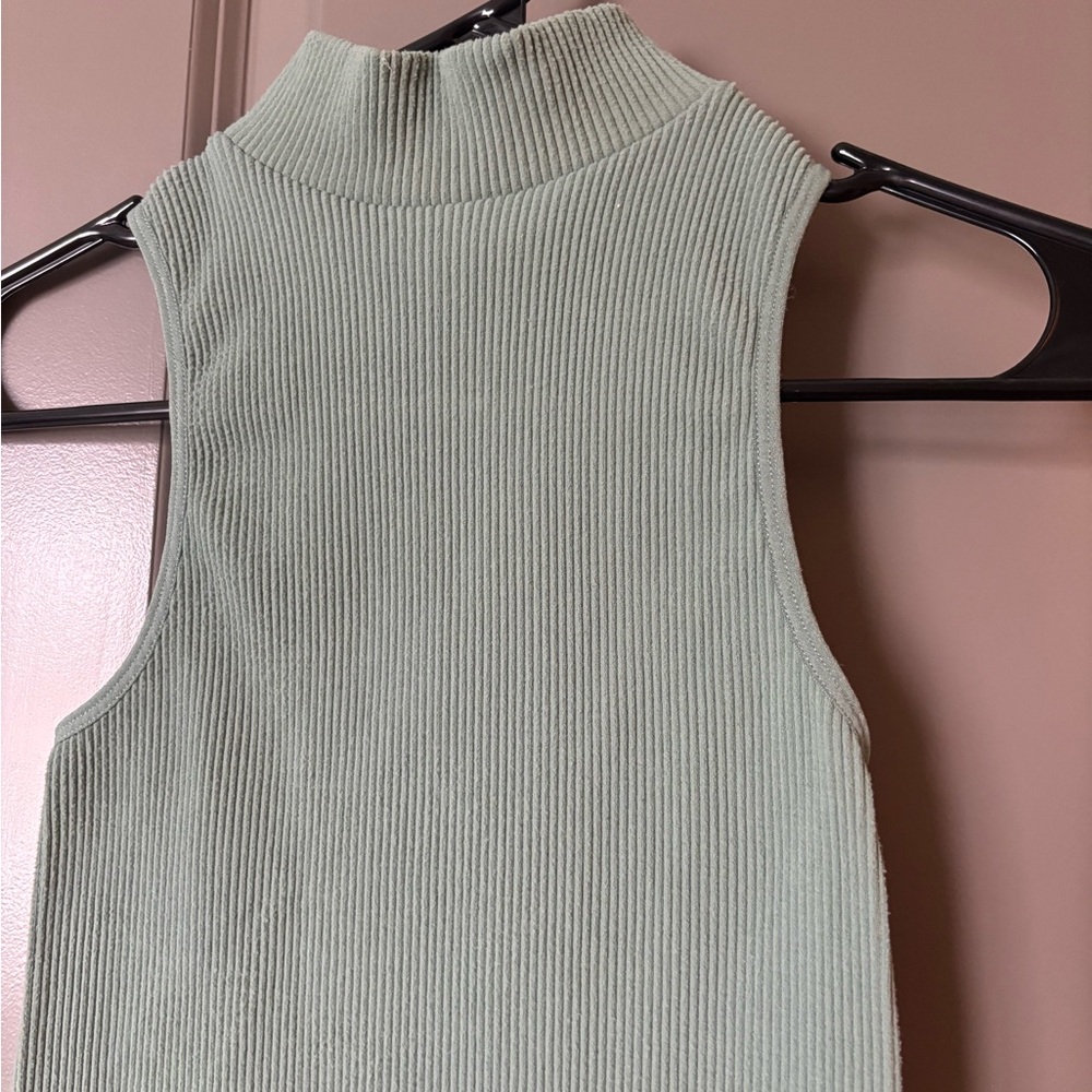 Green Ribbed Crop Top - Picture 3 of 5